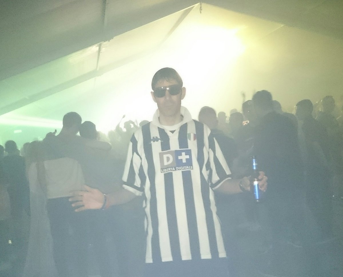 forzaTH1's tweet photo. I'm 20 years too old for this caper but...I'm doing it anyway! #Coloursfest #CFEST2017 #WhatsMyAgeAgain https://t.co/1WKCPX1ADr