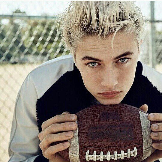 stxlxs_sxmx's tweet photo. ⭐️¡BUSCON UN ROL DONDE PUEDA ENTRA CON EL FC DE LUCKY BLUE SMITH! ⭐️ https://t.co/xCvTxQ8LVu