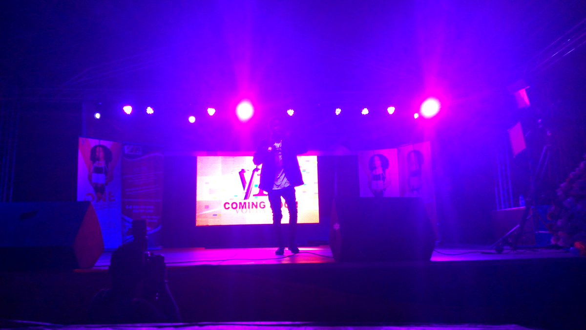 ElvyssB's tweet photo. #Gomene hit maker @kasareofficial of @StandOutEntGh performing earlier. #V1TvOutdoorsProgrammes at Jubilee park.
@V1TVgh
#EventsinHo https://t.co/fEd2ZnRJFo