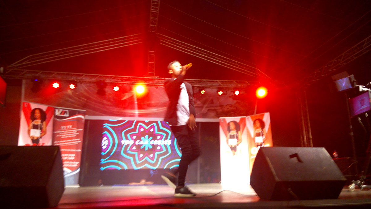 ElvyssB's tweet photo. #Gomene hit maker @kasareofficial of @StandOutEntGh performing earlier. #V1TvOutdoorsProgrammes at Jubilee park.
@V1TVgh
#EventsinHo https://t.co/fEd2ZnRJFo