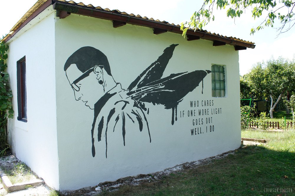 LPAssociation's tweet image. Wow, this painting in tribute to Chester looks amazing!
By Crimson Darson - bit.ly/2v8dOPQ #RIPChester