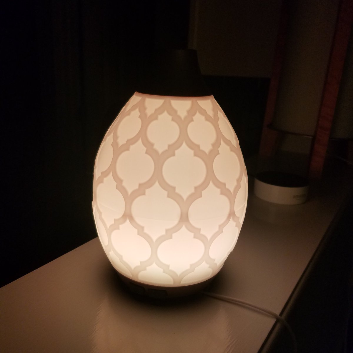 lifenpurple's tweet photo. Diffusing #Thieves and #CitrusFresh #EssentialOils in my new #DessertMistDiffuser from #YoungLiving 😍😍😍 Let me know if you want some! https://t.co/xrL8GpJMr8