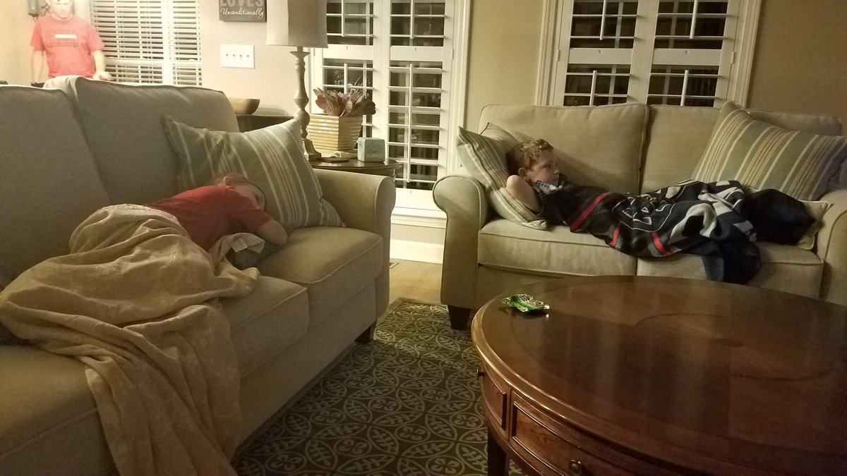 BabyGover's tweet photo. Watching movies with friends is everything. https://t.co/sXouNLRae8