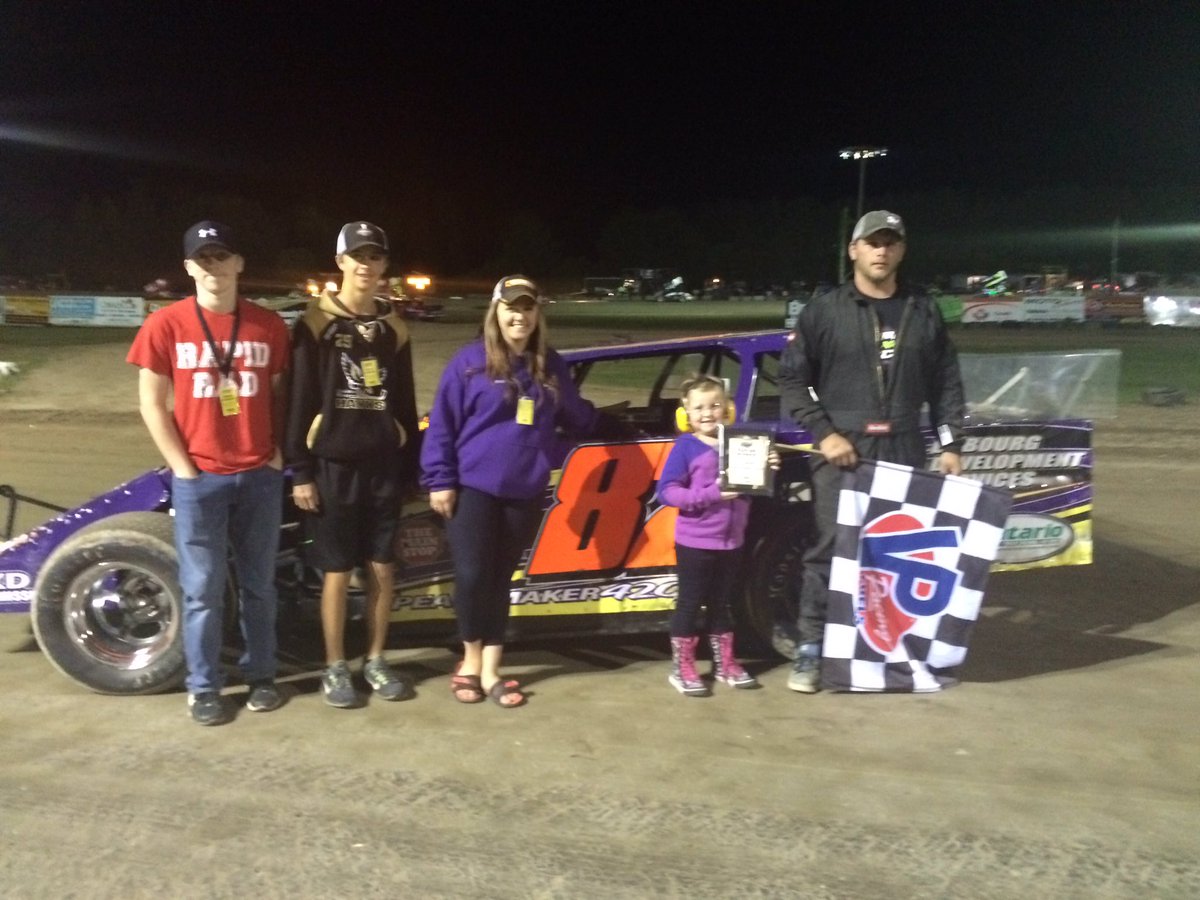NSKleinsteuber's tweet photo. Defending champ @Hennystar87 scores 4th checkered flag this season @BrightonSpdwy @RacingatBSP @LiveRaceResults 🏁 https://t.co/WZE0n036iE