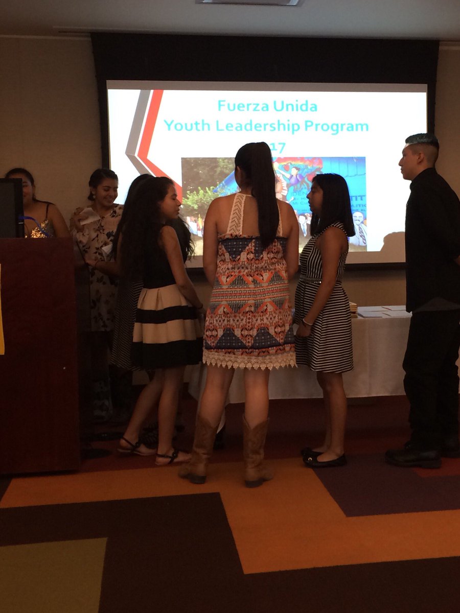 CDPsisterjoyce's tweet photo. @CDPSister blesses parents, staff &amp; students of Fuerza Unida summer leadership program in San Antonio. #empoweryouth #justice @OLLU_CWCS https://t.co/QpJCa1Mm3K