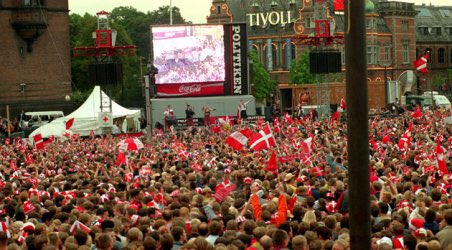 moelhoej's tweet photo. #biffck Praktisk info fra politiet om søndagens kamp mellem BIF & FCK #biffck Opfør jer ordentligt vi skal se #kvindelandsholdet #EMFINALEN https://t.co/npBBD09Hep
