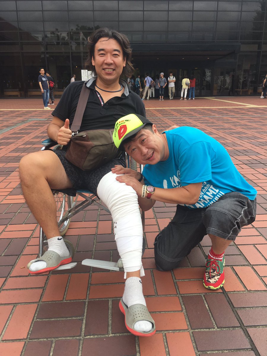 IjCWikLVMMeTnVA's tweet photo. みなさん、お久しぶりです。たか&amp;としです。ラグビーの試合でやっちゃいました。ニュージーランドに留学できず、残念です。『欧米かっ！』 https://t.co/hZ3rtv703G
