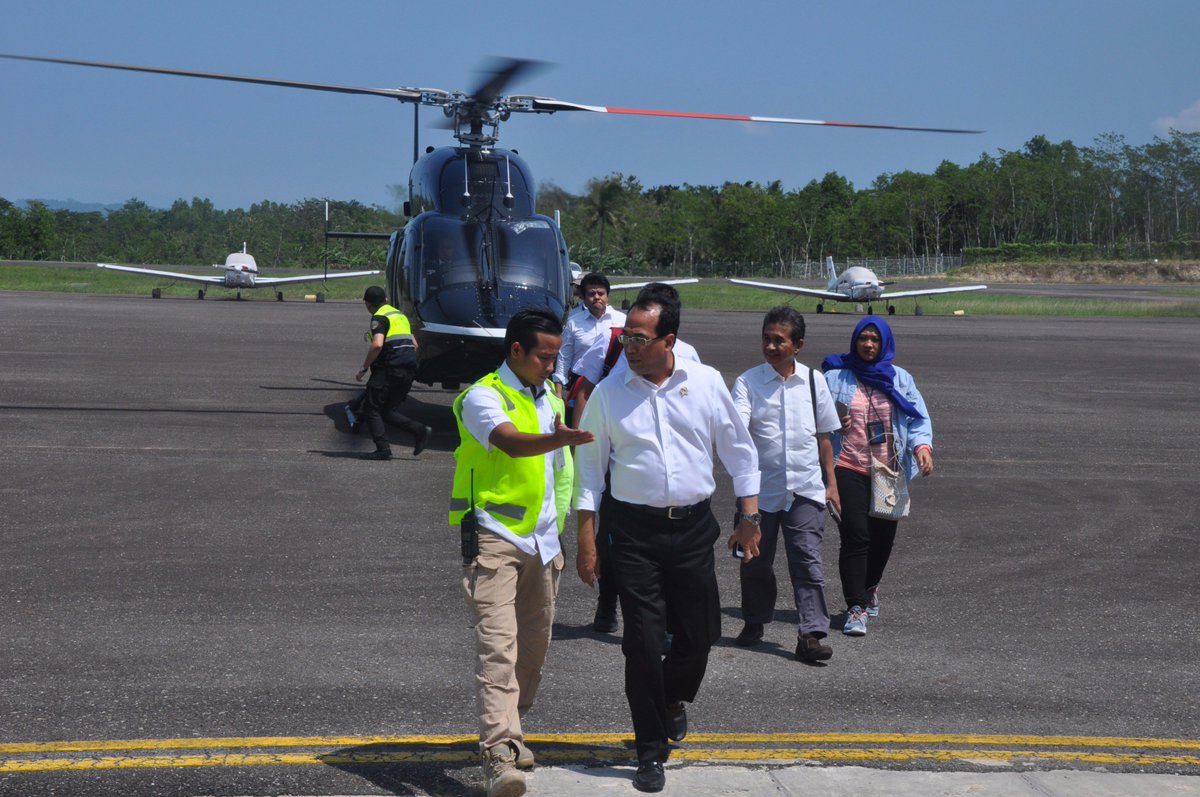 Kunker Menteri Perhubungan RI ke Terminal Cilacap &amp; Pelabuhan Tanjung Intan Cilacap, diterima Bupati Cilacap Tatto Suwarto Pamuji