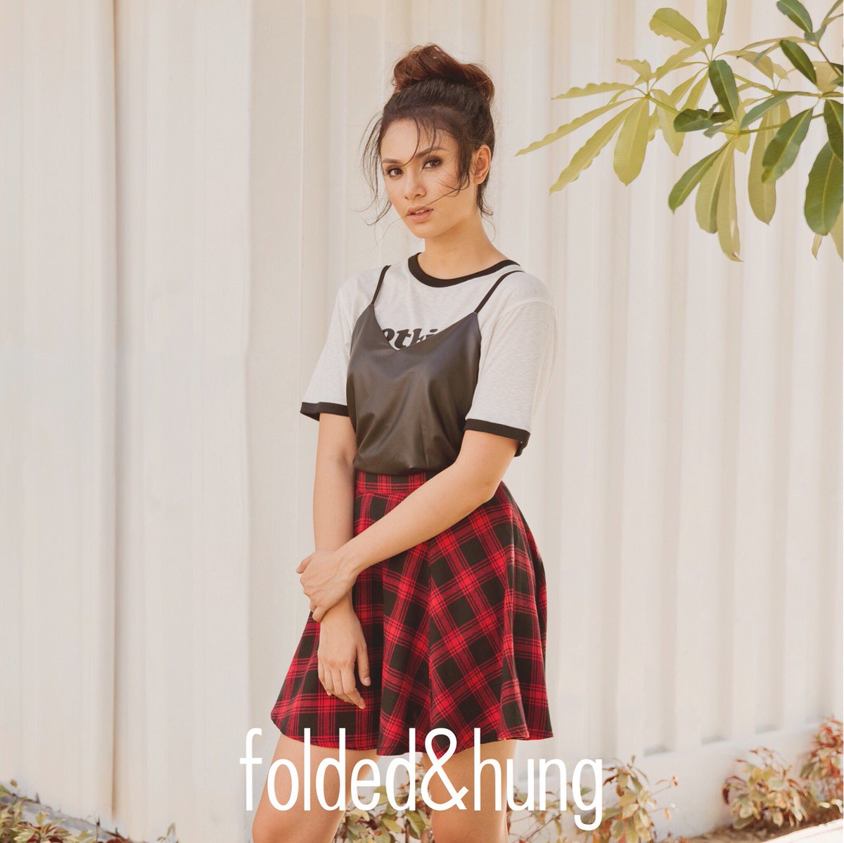 foldedandhungph's tweet photo. Style that classic skirt with on-trend top. Get this @kleapineda look in stores.
#iwearfoldedandhung
#FHClassOf2017 https://t.co/CTo9yY1BPc
