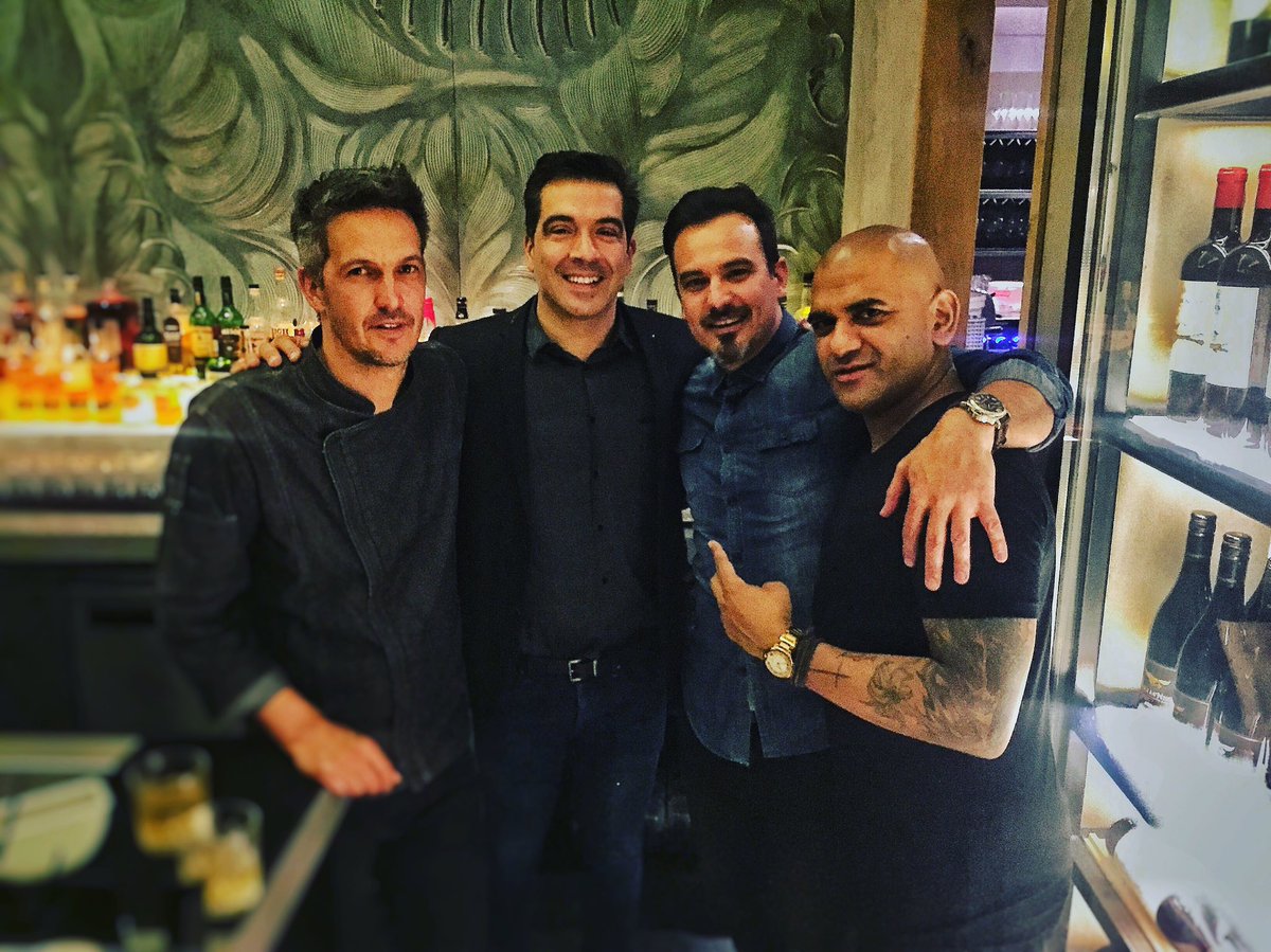 Ad_Mski's tweet photo. Humbled by greatness.... @davidhiggschef @garykyriacou @natered69 Curation of cuisine, design & hospitality. @marble_sa #GridDesigned https://t.co/fJVLzUupIv