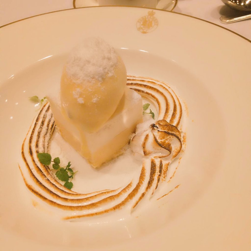 Properties_AUS's tweet photo. Dinner at the Parliament House, Australia https://t.co/EETwQziA8I
