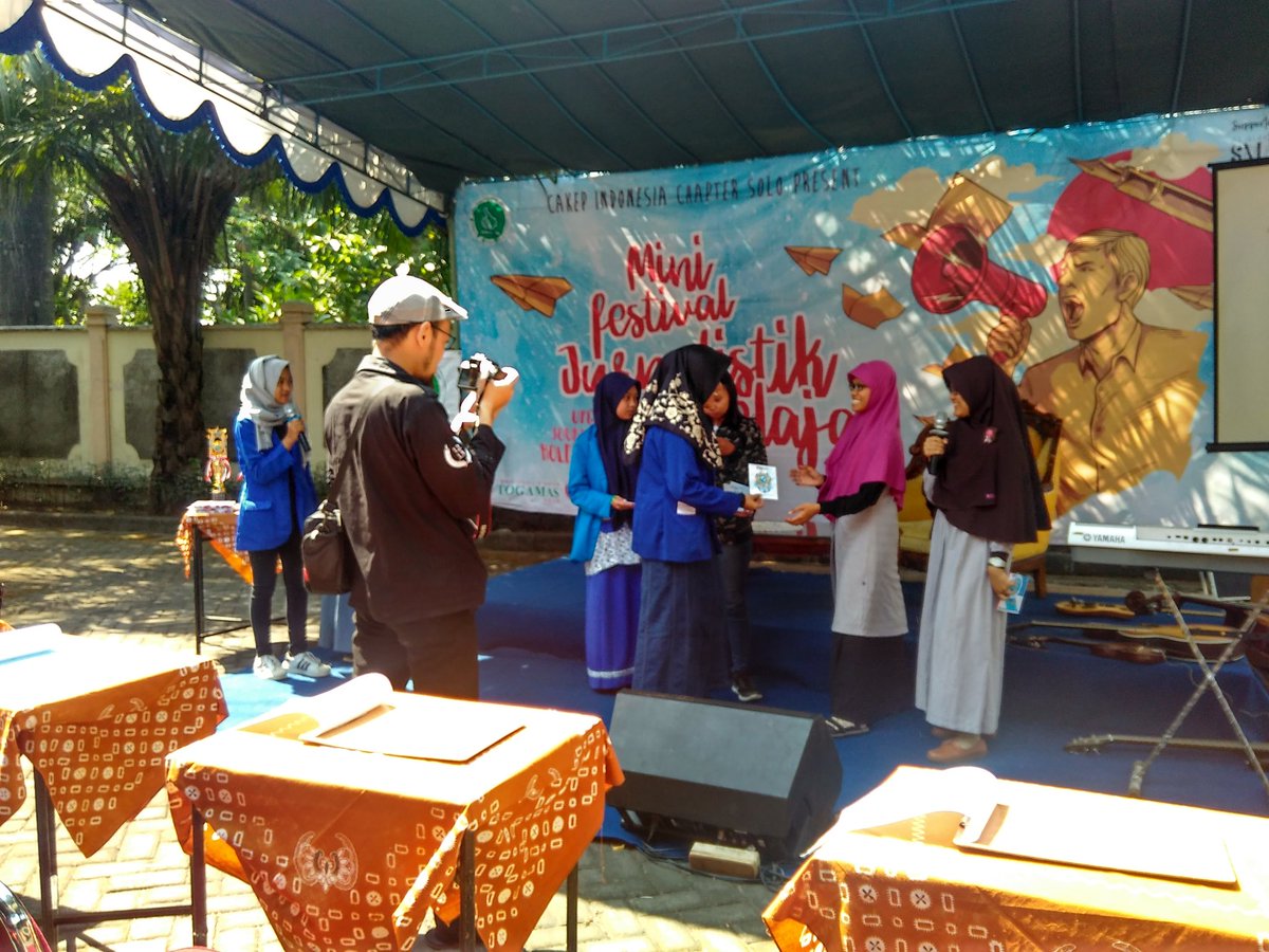 Sudah dapat cerita seru dari <a href="/radith_sp/">M ∆ Z ∅ Υ Λ</a> , dapat hadiah pula... 😇 <a href="/CakeperSolo/">CAKEP Solo</a>