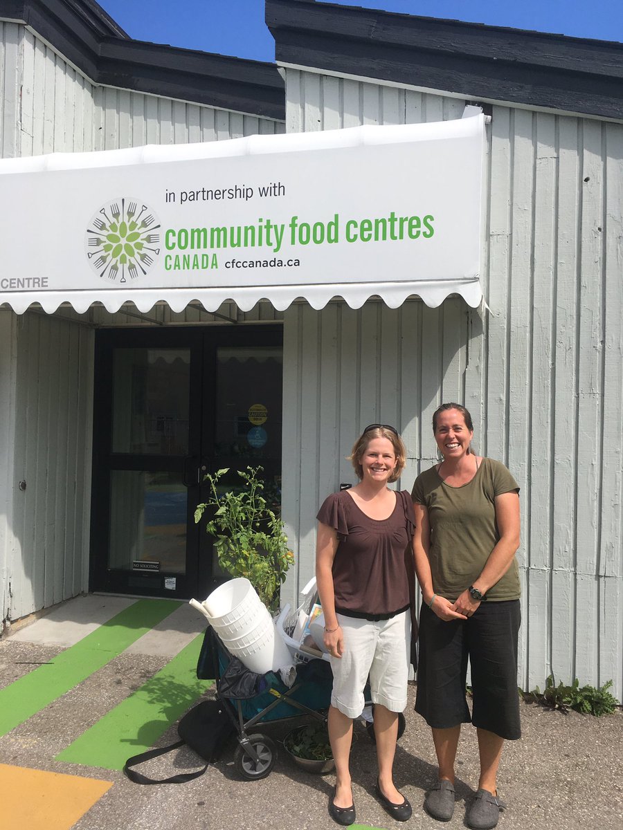 Great time <a href="/goodfoodyyc/">The Alex Community Food Centre</a>  w/@ChelsieSquared teaching #foodnotlawns #globalbuckets #seedsaving #gardens