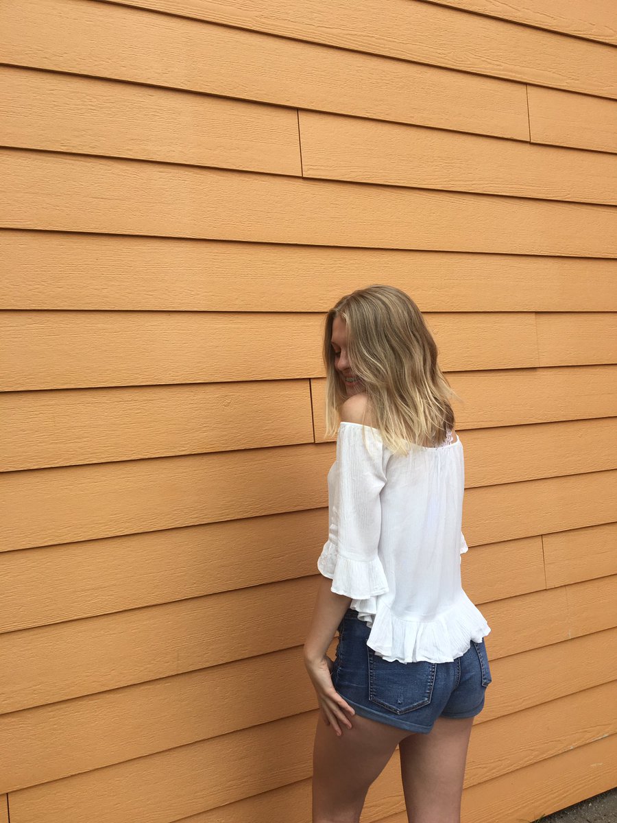 maddisonhenry7's tweet photo. profile pic + one https://t.co/1v8QqKNiAn
