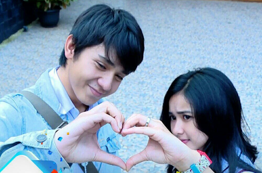 RaniDR28's tweet photo. Happy annimonthsary ROLAN ke 4bln, harapan di 4bln ini moga rompis season 2 vs kuliah bakalan ada, amin #4monthROLAN @arbaniyasiz @dindazani https://t.co/kN0os0ZiPj