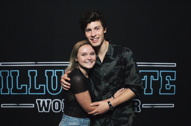 purposeofmendes's tweet photo. I love you @ShawnMendes #IlluminateTourOmaha https://t.co/ihRCUlnydq