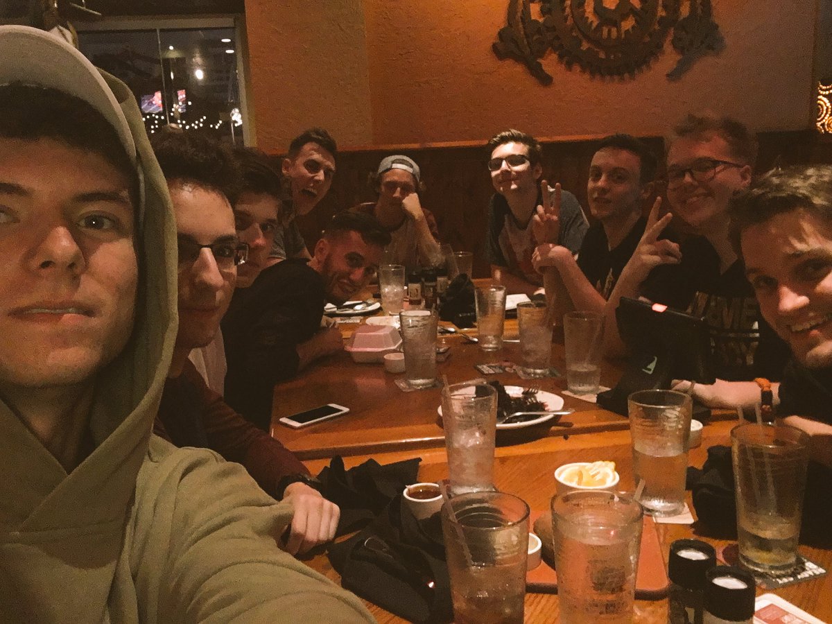 Eating Dinner w/ the boys after #EE4C 👌🏻😁