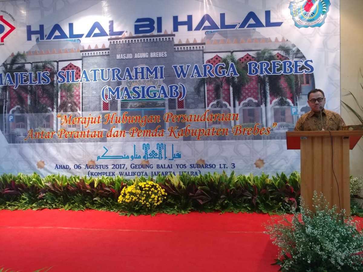 sudirmansaid's tweet photo. HBH  Masigab di Jakarta. Jumpa dgn tokoh nasional &amp; pejabat asal Brebes. Brebes punya potensi utk lebih maju. @Sahabat_Brebes @SGBETE https://t.co/igb3BZ4DJy