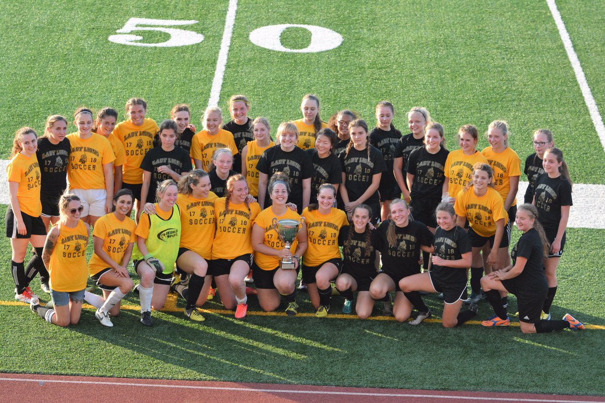 RealJakeMcNeal's tweet photo. PHOTOS: 2017 St. Helens Girls' Soccer Alumni Game: Alumni 3, Preps 1 https://t.co/yUIxTeeVJl @JungleCrewSHHS https://t.co/AFoNyiTnuw
