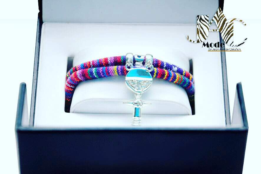 JeanCreati's tweet image. BIENTÔT : PARIS BRUXELLES  ABIDJAN  NEW YORK   CHAQUE BIJOU EST POINCONNÉ  @JeanCreati   GARANTISSANT  L'AUTHENTICITÉ DU BIJOU EN ARGENT