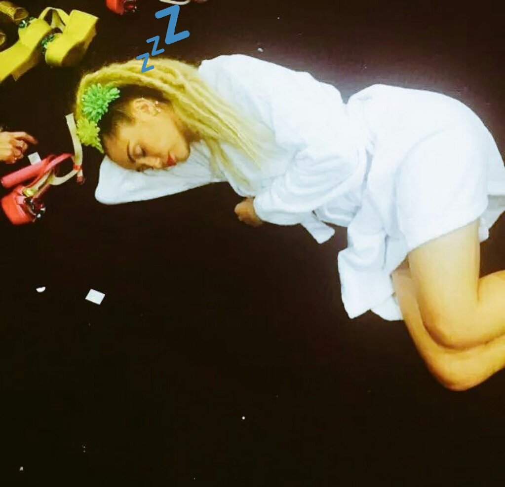 MileyCyrxsb's tweet photo. #CyrusOFF https://t.co/AQBRwijzwt