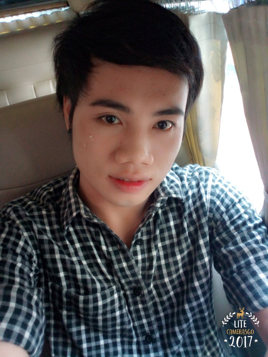 SoeSoeLay9's tweet photo. ဘန္ေကာက္မွာေနာ္ https://t.co/ZY5NgMfLtP