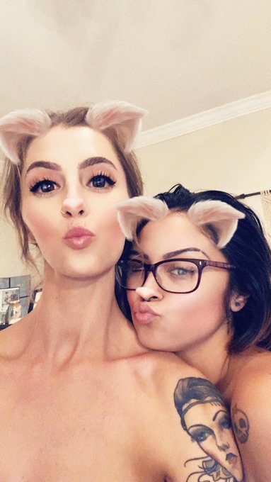 We're online! 😘👯 https://t.co/XHHIuAP0Gq<a href="/tag/gloryholes"class="tags"><span>#gloryholes</span></a>