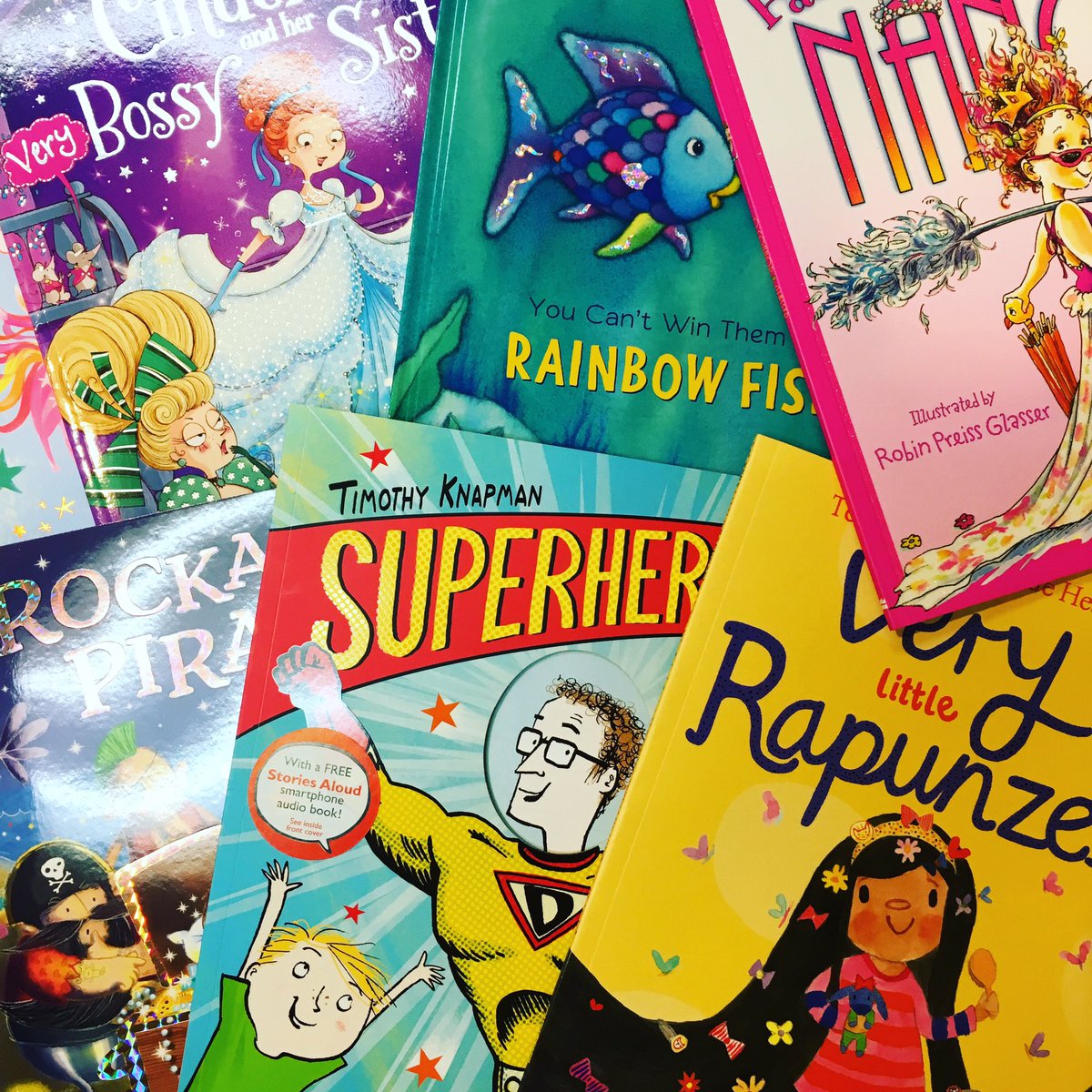 DymocksBurwood's tweet photo. B O O K  W E E K  2 0 1 7 
🤡☃️😎👻👺👮👩‍⚕️👩‍🎤👨‍🚀
19-26 August 2017 
#bookweek2017 #escapetoeverywhere https://t.co/1QYltwk2ME