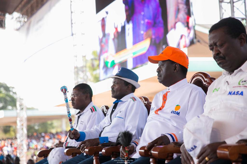solo_ambuku's tweet photo. @dailynation Indeed, #KDFKeepOffElections in #ElectionsKE #KenyaDecides, unravel #NasaGate raid & #MsandoMurderProbe https://t.co/hrxSLfs2DP