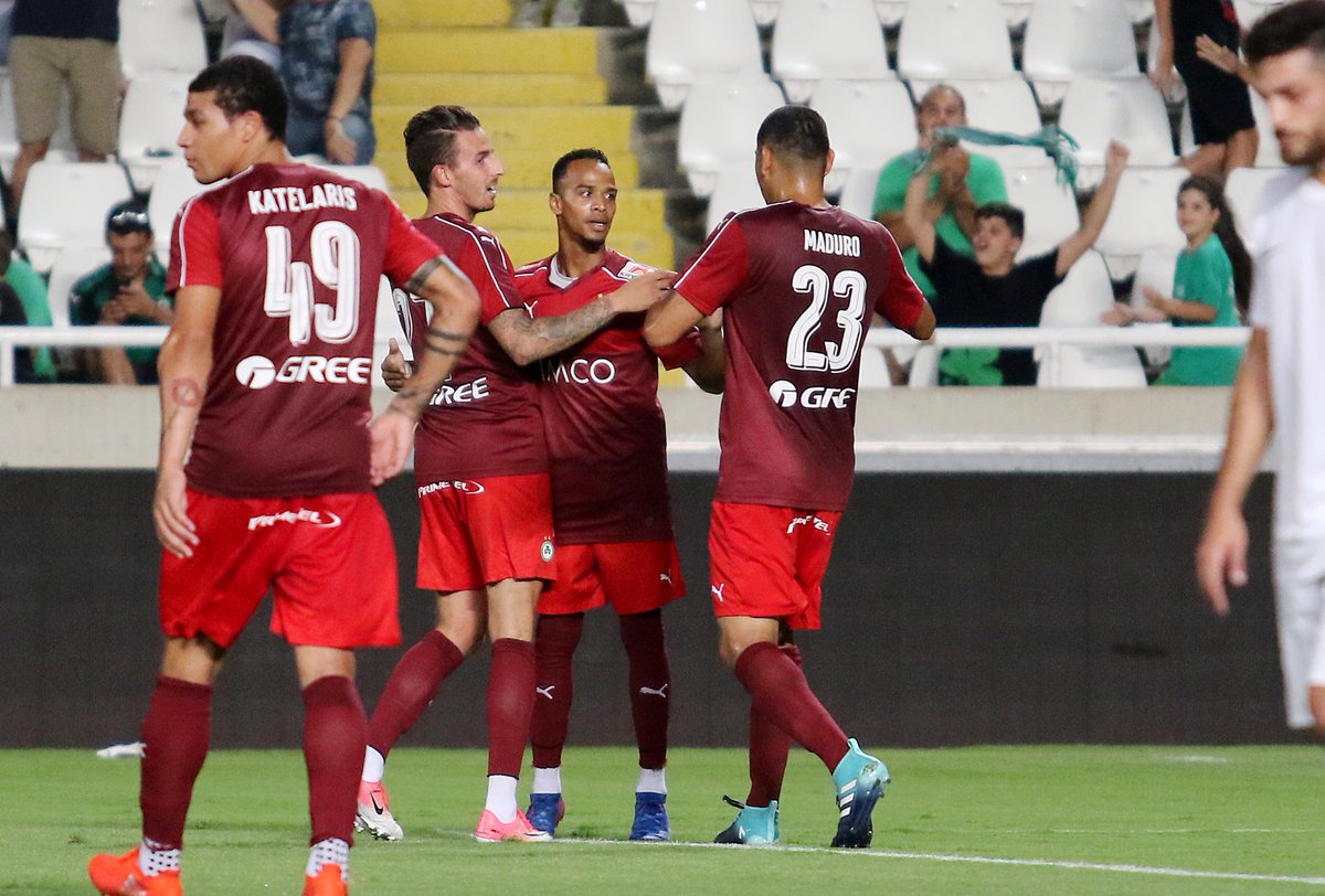 jarantonia's tweet photo. Teamwork! Nice win against Olympiakos yesterday 👍🏾 #OMONOIA ☘️ https://t.co/ivrxGdVf77