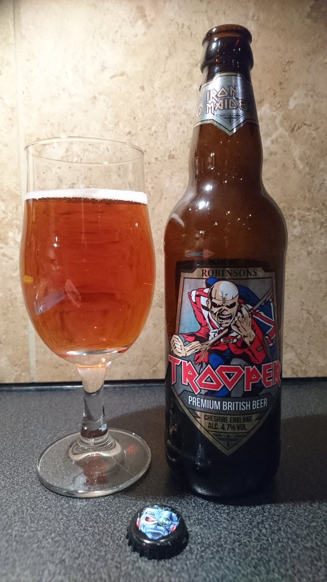 BeerTimeNow's tweet image. It's #beeroclock and I can't believe I've not tried Trooper by @robbiesbrewery before. It's delicious. @IronMaidenBeer.