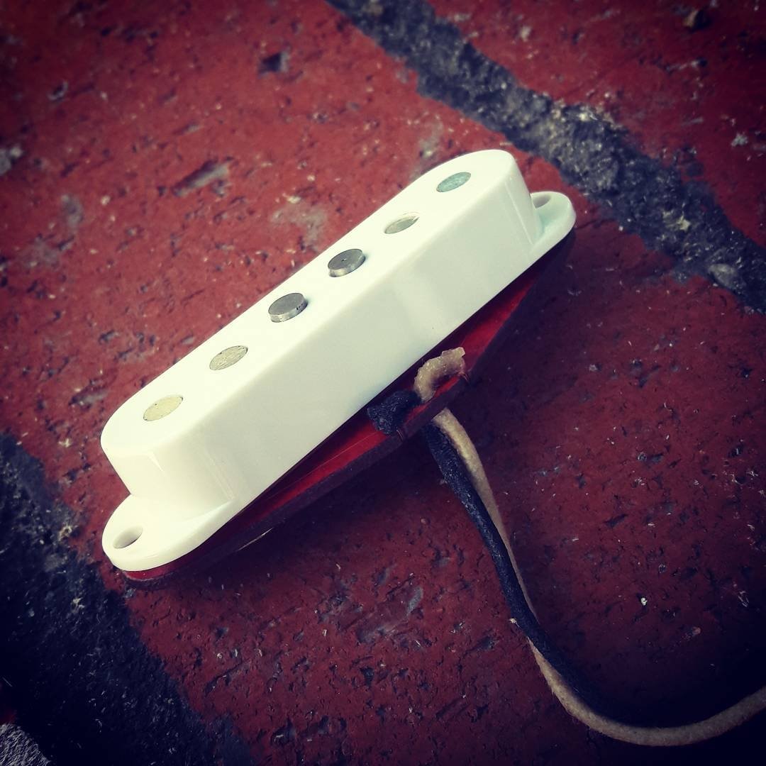 EPickups's tweet photo. #custom #handmade #handwound #handbuilt #handbuiltshow #guitarpickups #pickupwinding #handwoundpickups #stratocaster #handwoundcoils https://t.co/vUj0BqgKg0