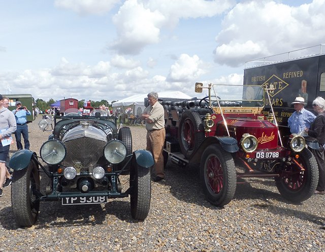 ShuttleworthTru's tweet photo. Interesting array of vintage vehicles at #edwardianpageant https://t.co/wZ76oqA8wY
