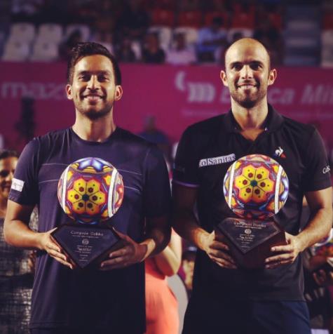 ESPNtenis's tweet photo. #TENISxESPN La dupla #Huey y @juanscabal venció 6-2 y 6-3 a #Galdos y #Maytin y se coronaron en el @AbiertoLosCabos. ¡Festeje Colombia! https://t.co/rPlXMvENB8