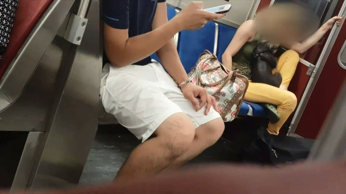 OSPCA investigating after video surfaces of dog abuse on subway 1310news.com/2017/08/06/osp… https://t.co/7RohRNhNfA