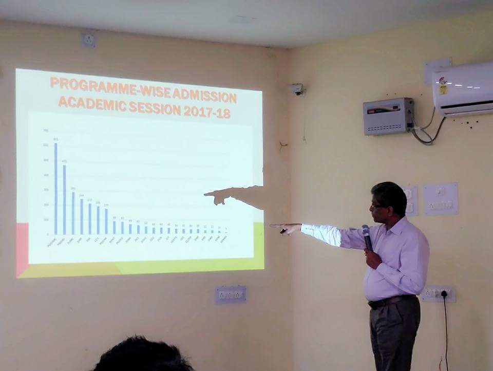 OsouOdisha's tweet image. Glimpses of Induction Meeting of 2017-18 batch students at GM University, Sambalpur. 
With this the Academic Session begins.
#JoinOSOU