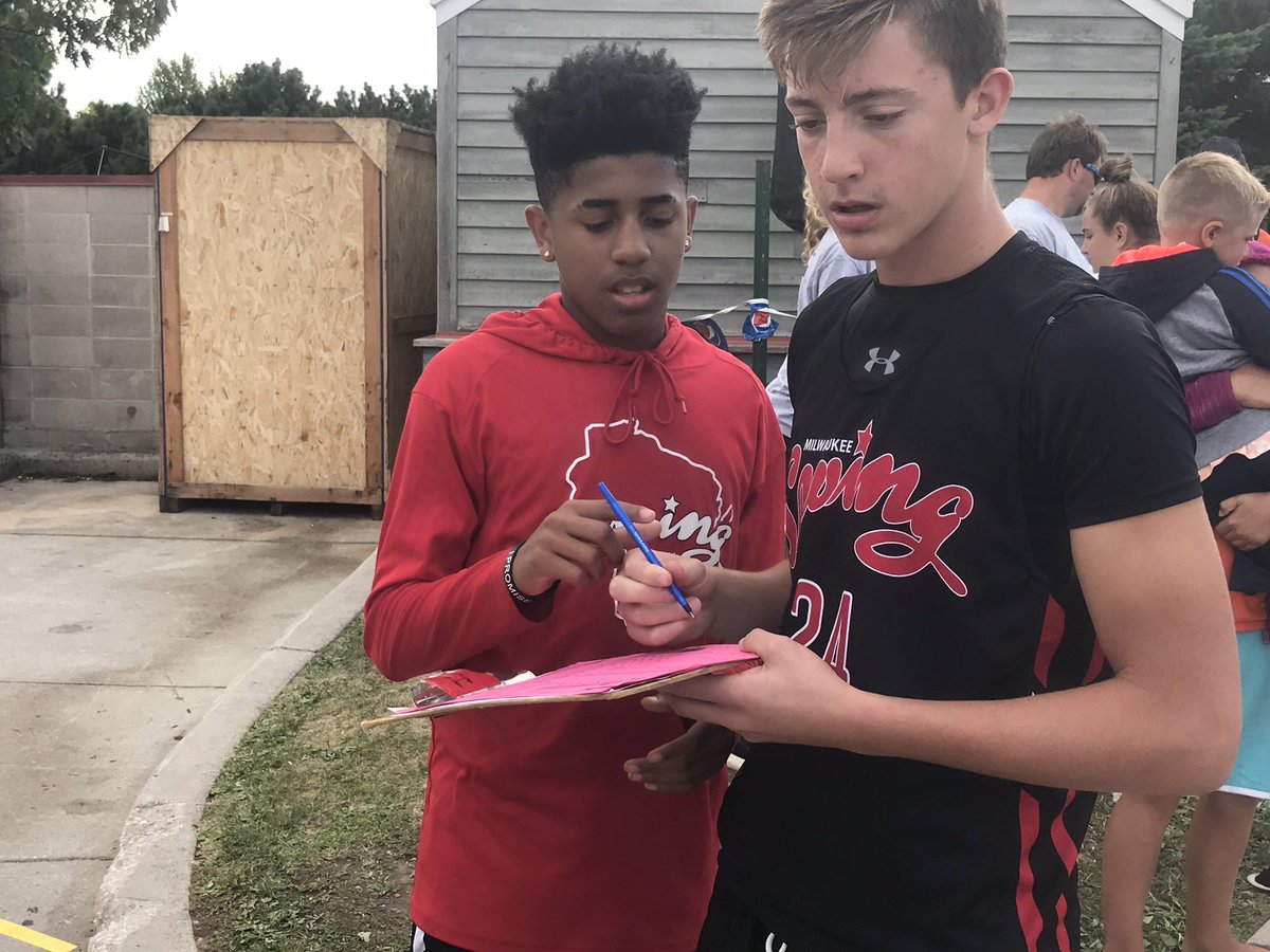 saberhoops's tweet photo. Future @saberhoops ballers 2021/24 going to work @gusmacker3on3 Opportunities giving more success-they put work in, are you? #worktoearnit https://t.co/PRjLzwD4LD
