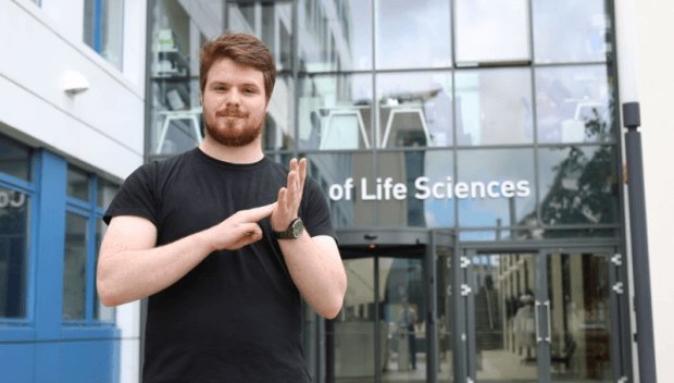 Student aims to expand the sign language of science  timeshighereducation.com/news/student-a… <a href="/MatthewReiszTHE/">MatthewReisz</a>