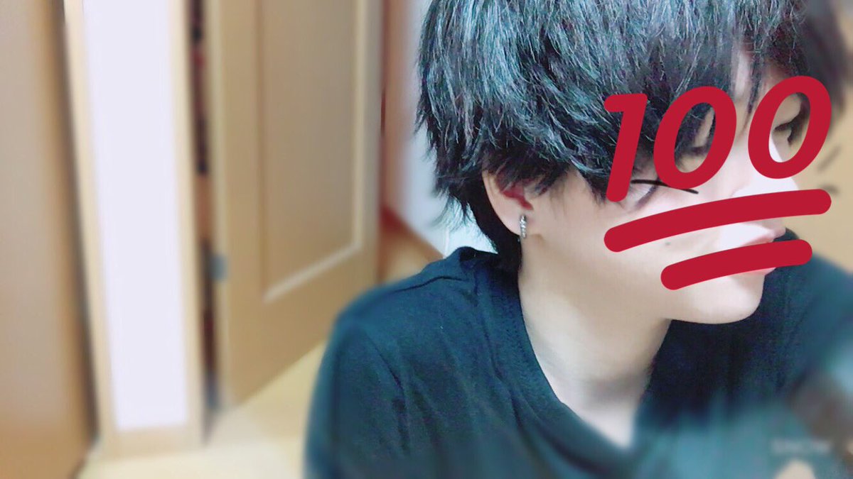rii1129_'s tweet photo. 『報告』
正式にではないですが、
気分で男装復活しようと思います。

沢山の方と繋がりたいと思っています。気軽に絡んでやってください🙂❤️
＃男装さんと繋がりたい
＃顔真似さんと繋がりたい
＃とびっこさんと繋がりたい
＃らぶりつください

2017.08.06 山田梨唯 https://t.co/EA9w9vxxmF