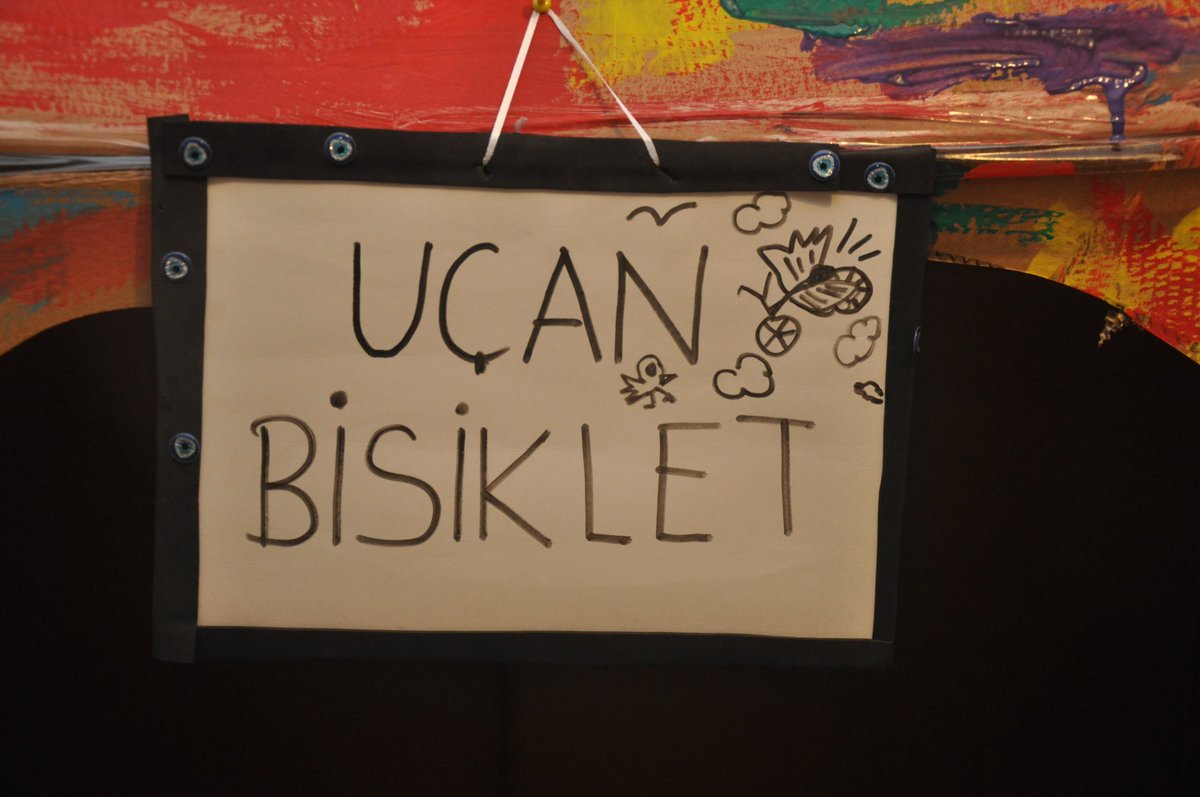 yasamkoyu's tweet photo. Heyecanlı bekleyişten sonra çocuklar okulun ismini belirlediler. Bisikletlerin pedallarına kanat taktı çocuklar: UÇAN BİSİKLET 🚴!!! https://t.co/edR2iTSGvV