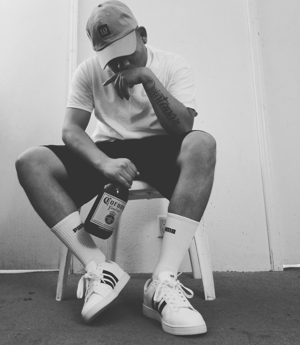 KingTeaG's tweet photo. #Traphouse #KingTea #MalandroFino #MexicoEsLaTrampa #TrapMusic
#TrapLatino #TrueLevels #QueTranza ? 🇲🇽 x 🇺🇸 https://t.co/z9mTHGBzqg