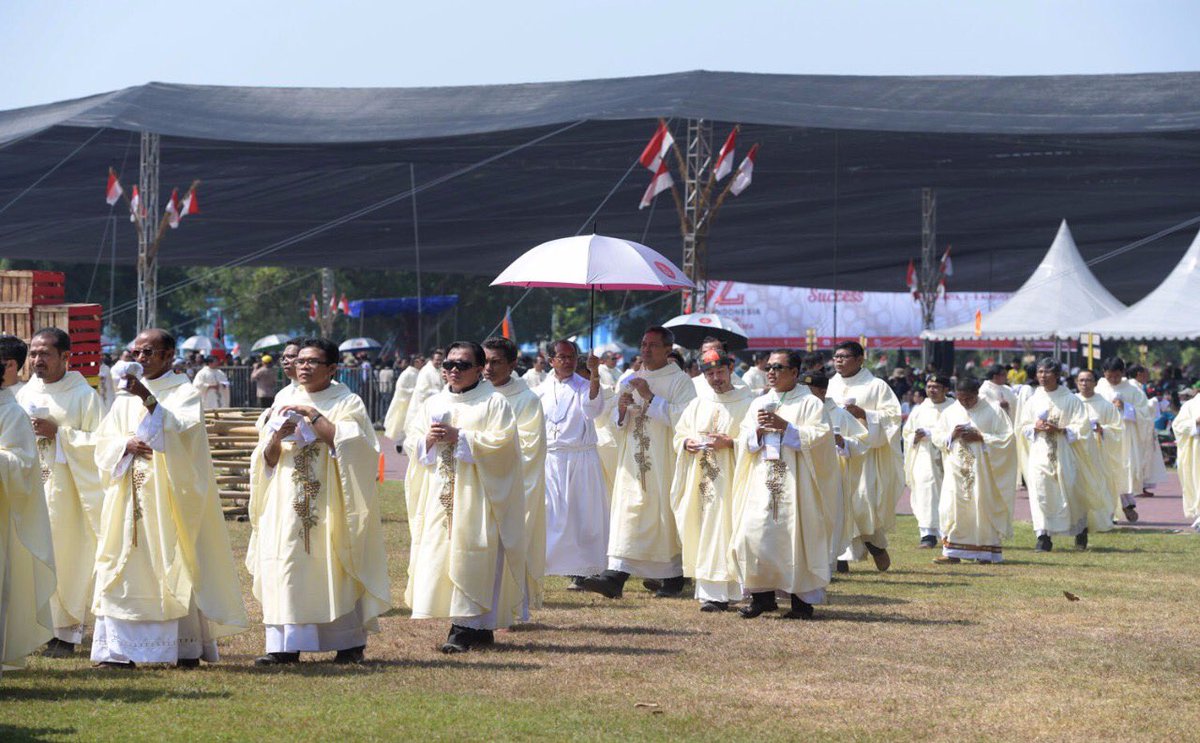 imam_nahrawi's tweet photo. 2.Dengan potensi pemuda Indonesia, kita tak hanya pantas sbg tuan rumah Asian Games, kita jg pantas mjd rujukan perdamaian dunia-IN #AYD2017 https://t.co/lbqwnl95sL
