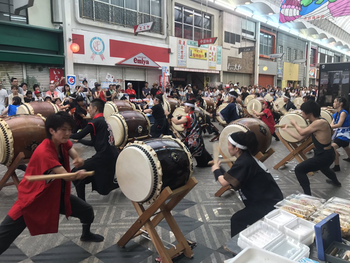 dottocom0916's tweet photo. 本町商店街にて太鼓の連合団体による演奏なう٩(ˊᗜˋ*)و https://t.co/lQzkG8Qzdf