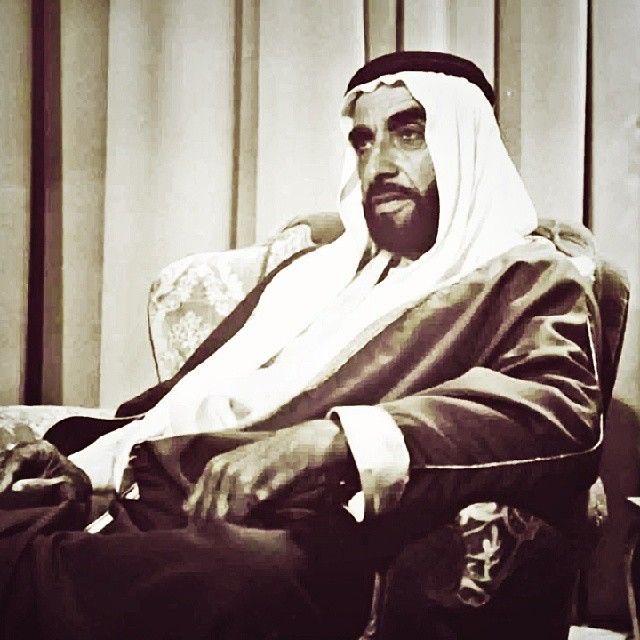 NahlaAlFahad's tweet photo. قآلهآ زآيد بآلآنشآدي
في غلآك آللي يمآريبه
حبكم وسط آلحشآ سآدي
قآلهآ بأغلي محآبيبه
🇦🇪
#عام_زايد #Zayed2018 #Year_of_Zayed https://t.co/FpQpCYQIQY