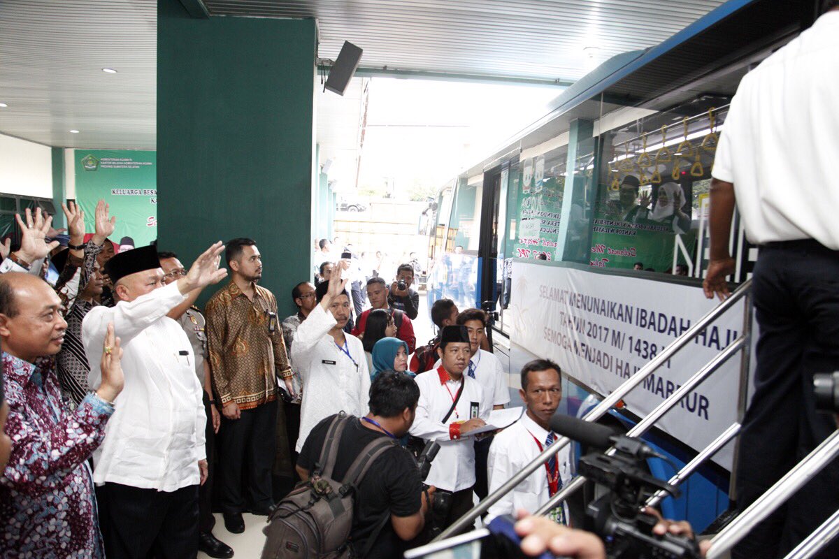 teddyAG2018's tweet photo. Pelepasan Jamaah Haji asal Sumsel embarkasi Palembang, semoga menjd Haji yg mabrur.. @ceritapalembang @detikcom @tempodotco @Kemenag_RI https://t.co/9xNfh0FwKz