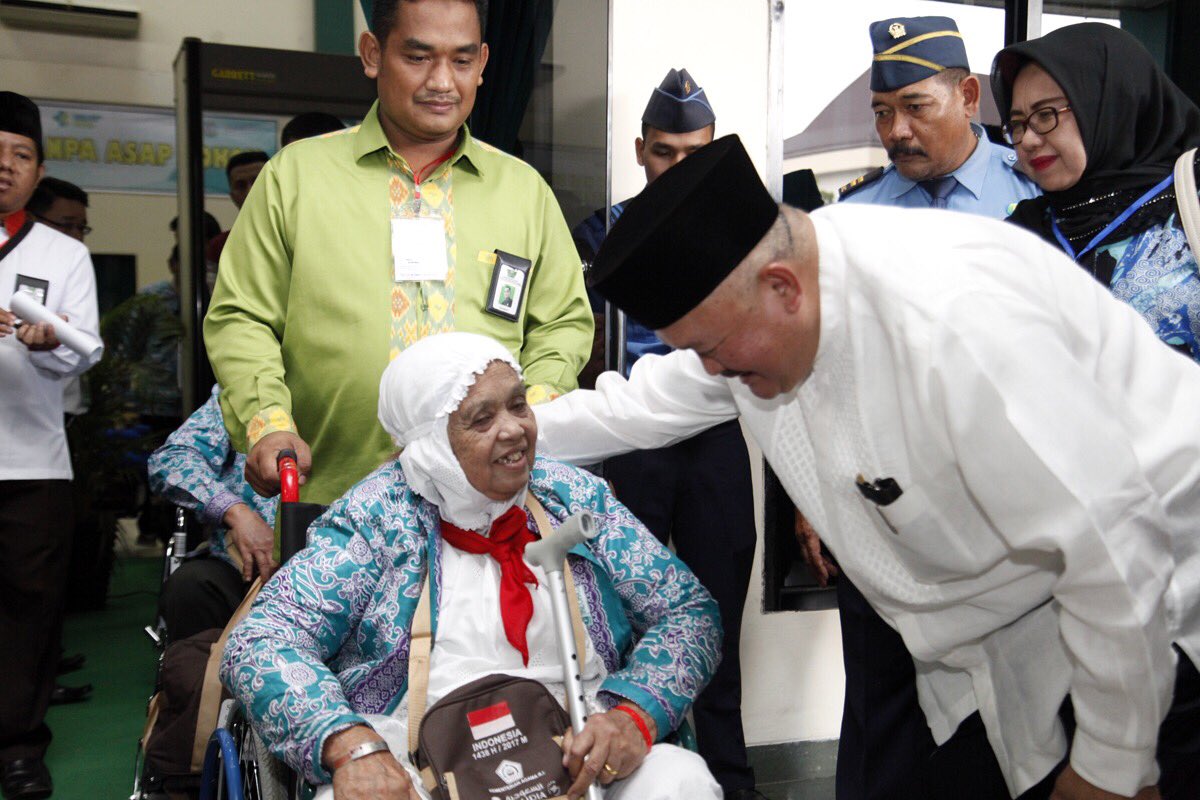 teddyAG2018's tweet photo. Pelepasan Jamaah Haji asal Sumsel embarkasi Palembang, semoga menjd Haji yg mabrur.. @ceritapalembang @detikcom @tempodotco @Kemenag_RI https://t.co/9xNfh0FwKz
