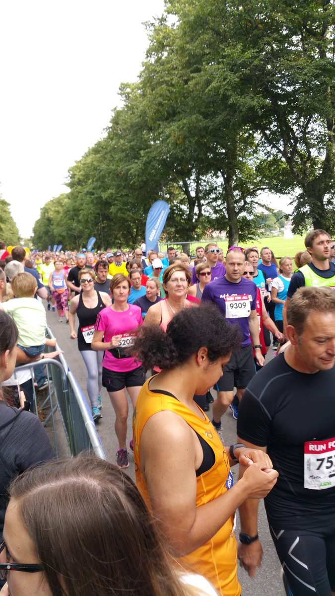 rcrawford824's tweet photo. #york10k #york #wiferunning good luck everyone in the 10k at York. Great day for a #run https://t.co/FbNDvvu2zU