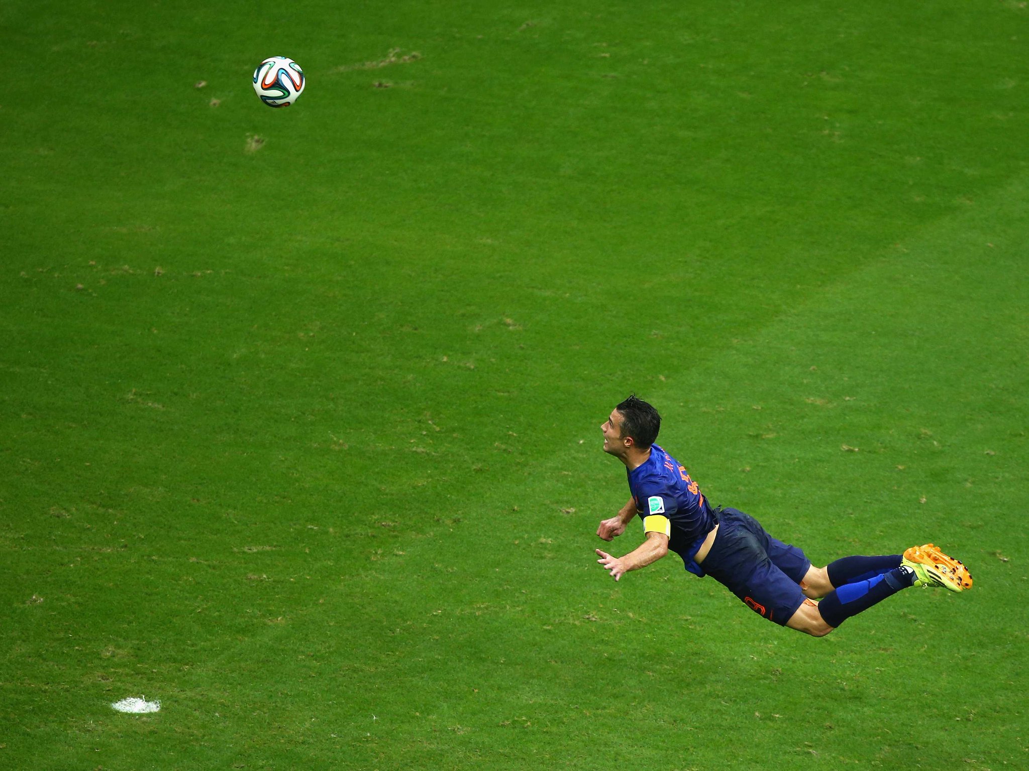 Happy 34th Birthday to Robin Van Persie. 

Aka The Flying Dutchman. 