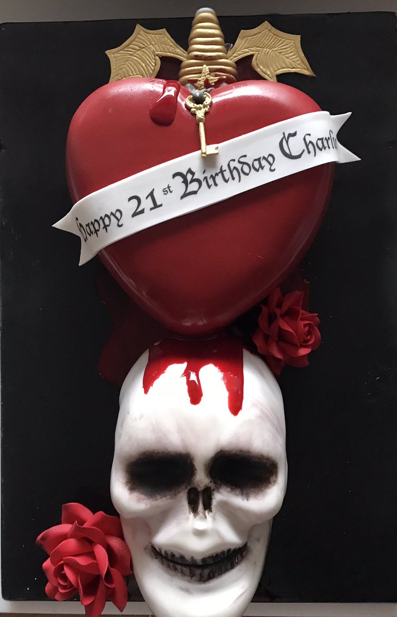 Pinkfluffcakes's tweet image. Skull &amp;amp; heart cake similar to the tattoo that Charlie has.  Happy 21st Birthday 🎈🎉🎈