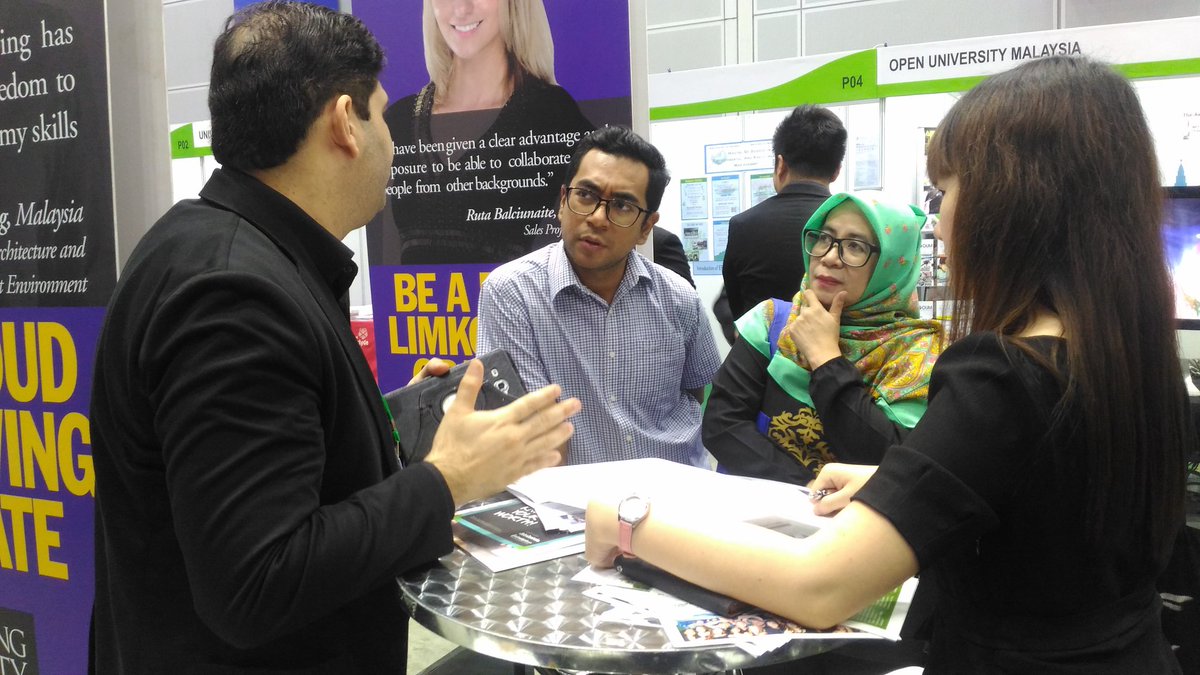 Limkokwing_MY's tweet image. Only an hour left before we pack up. You know where to find us. Just stop by our booth at Hall 4. #StudyFair #PostGrad